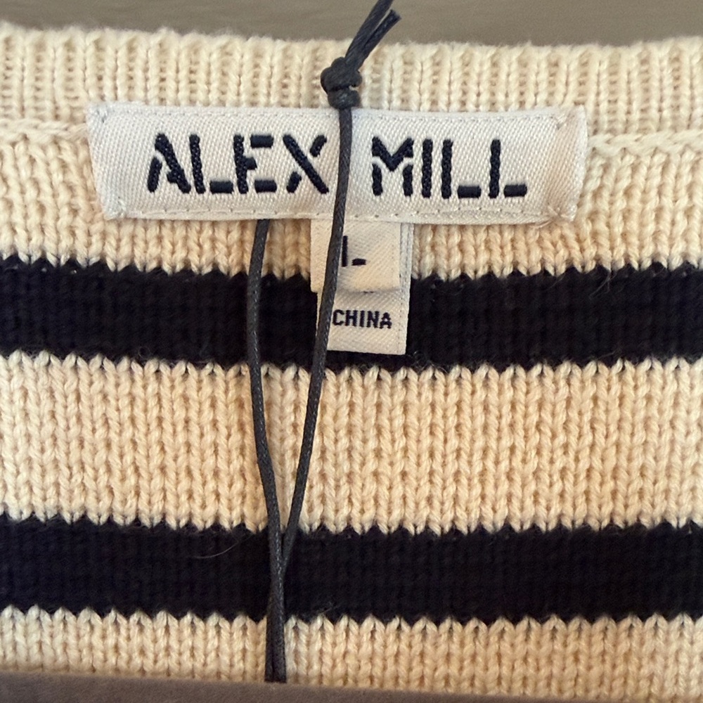 Alex Mill Women's Navy and Cream Striped Cardigan - Picture 2 of 9